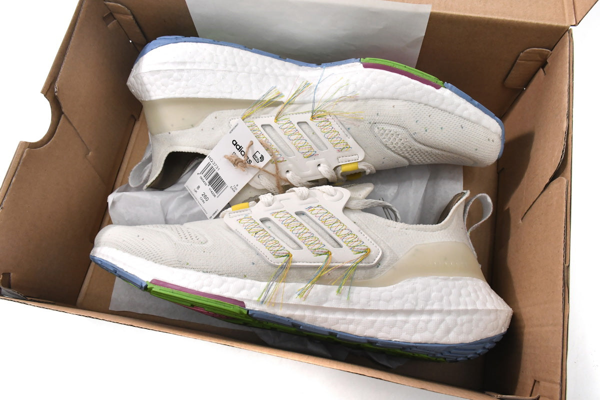 Adidas Ultra Boost 22 SUS "White Light Yellow"