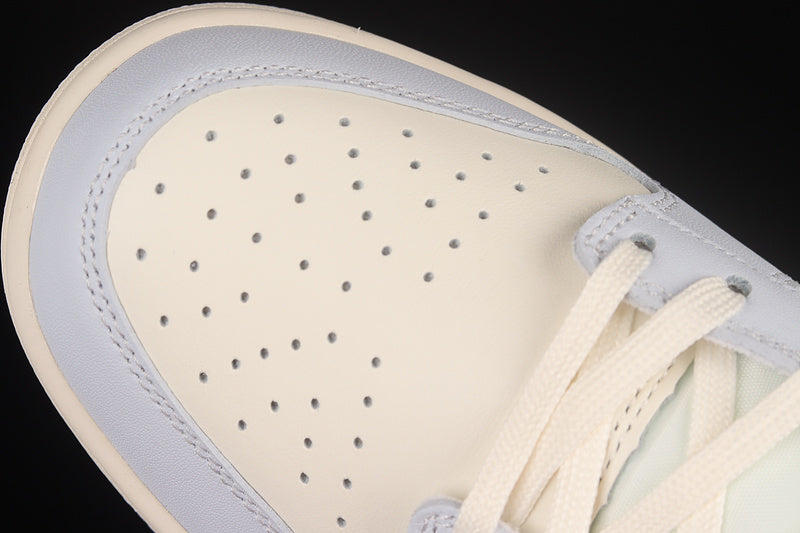 Nike SB Dunk Low Pro Rice White Light Purple