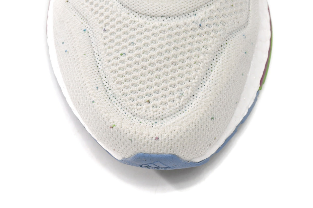 Adidas Ultra Boost 22 SUS "White Light Yellow"