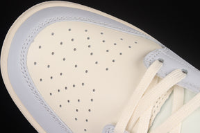 Nike SB Dunk Low Pro Rice White Light Purple